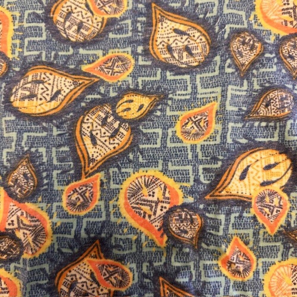 LuLaRoe Classic T Shirt Medium 10-12 Paisley Teardrop Boho Southwestern Tribal - Picture 2 of 4